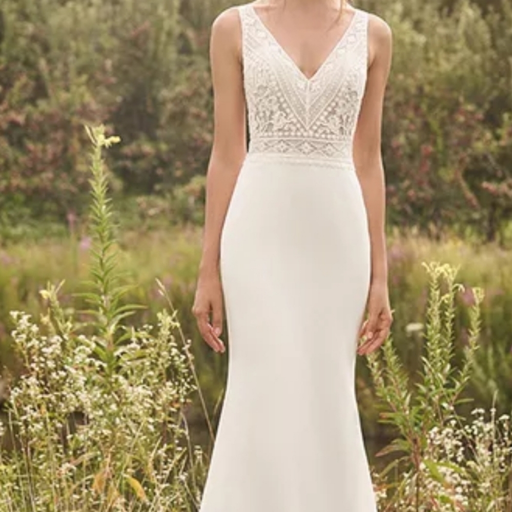 Lillian west, size 18, ivory wedding dress